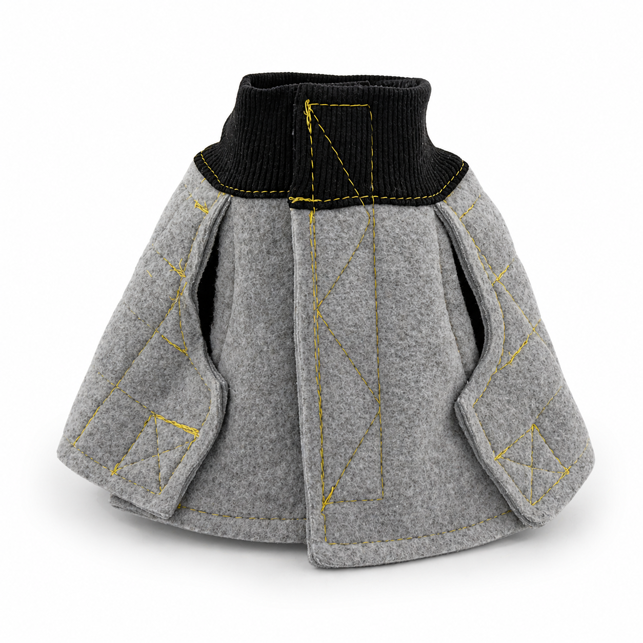 Beakguard bird vest back that shows how it attaches under the wings and along the back using hook and loop
